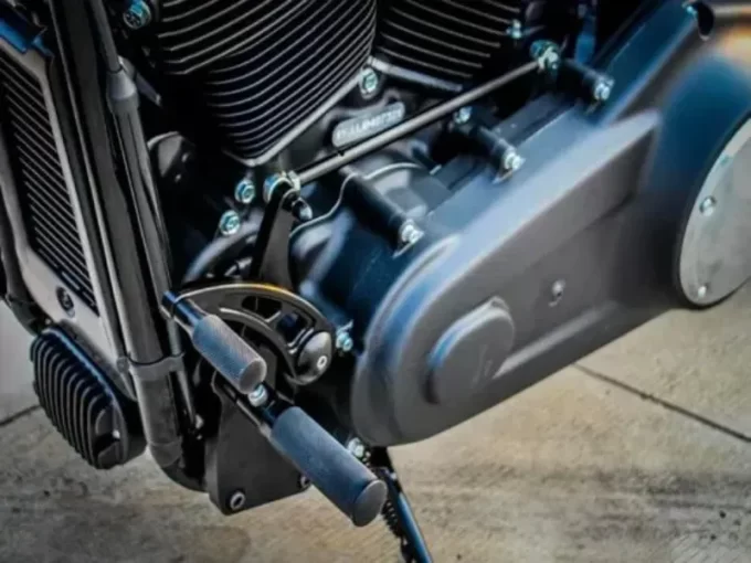 harley street bob forward controls kit