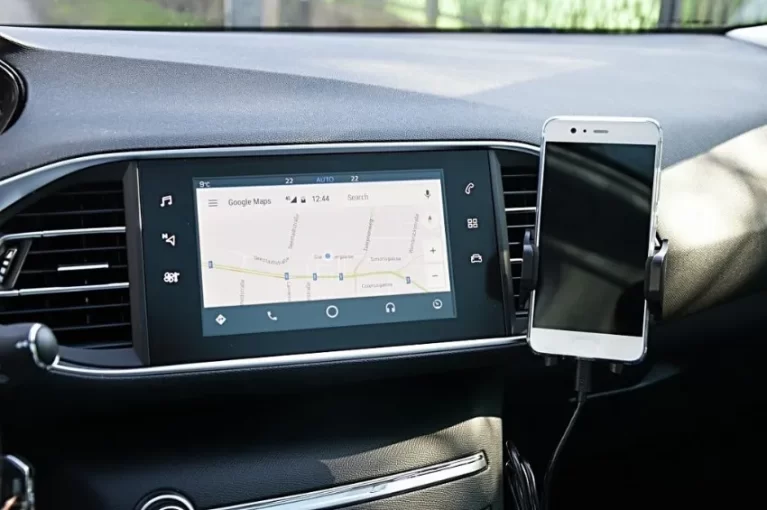 Android / Windows 10 Tablets and Cars